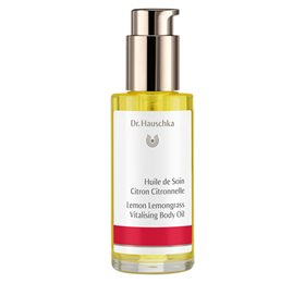 Dr. Hauschka Lemon Lemongrass Vitalising Body Oil er en unik blanding af citron og citrongræs, som giver en forfriskende duft og revitaliserer huden. Den ideelle kropsolie til opstramning og forbedring af hudens elasticitet. Den absorberes hurtigt og efterlader huden blød og smidig. Brug denne kropsolie dagligt for en strålende og frisk hud.

Hovedegenskaber og fordele:
1. Forfriskende duft af citron og citrongræs.
2. Revitaliserer huden og forbedrer elasticiteten.
3. Absorberes hurtigt uden at føles fedtet.
4. Efterlader huden blød og smidig.
5. Ideel til daglig brug.
6. Skaber en strålende og frisk hud.